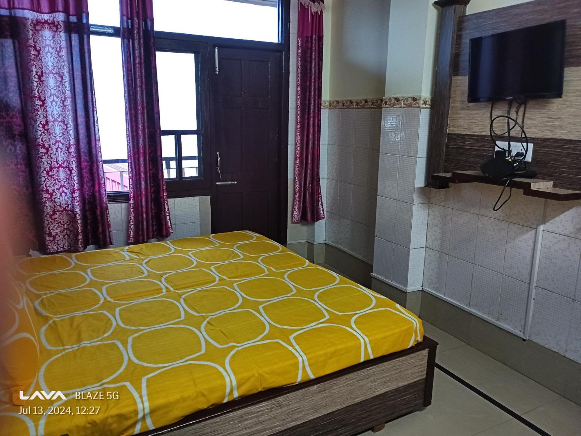 Krishna Holiday Guest House Block II Νταραμσάλα Εξωτερικό φωτογραφία